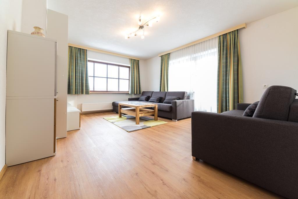 Apart Steiner Apartment Strass im Zillertal Luaran gambar