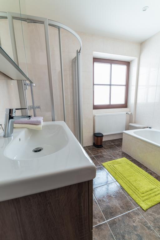 Apart Steiner Apartment Strass im Zillertal Luaran gambar