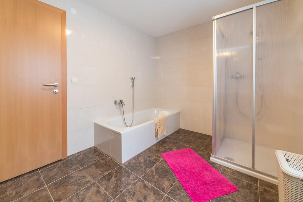 Apart Steiner Apartment Strass im Zillertal Luaran gambar