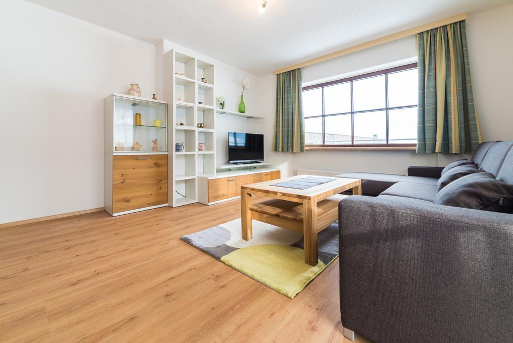 Apart Steiner Apartment Strass im Zillertal Luaran gambar