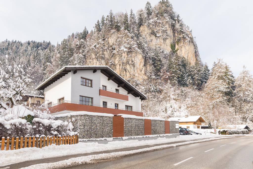 Apart Steiner Apartment Strass im Zillertal Luaran gambar
