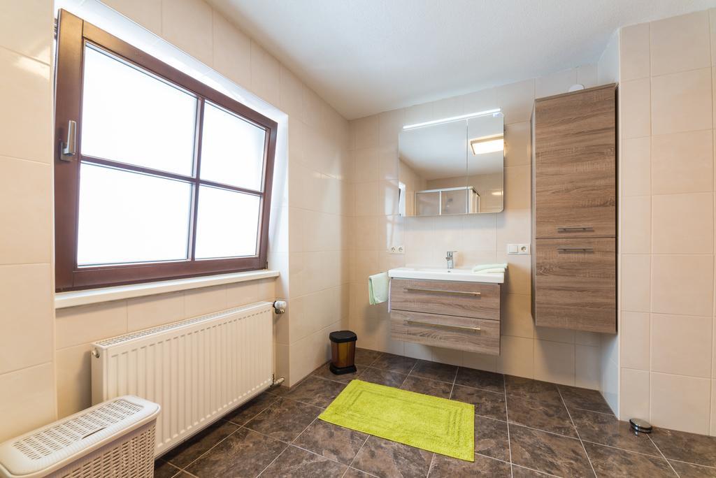 Apart Steiner Apartment Strass im Zillertal Luaran gambar